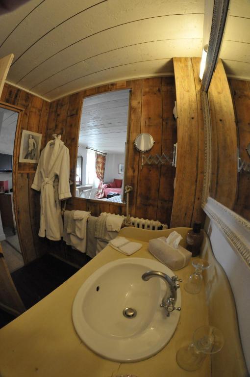 Le Corps De Garde Bed & Breakfast Saint-Martin-de-Re Room photo